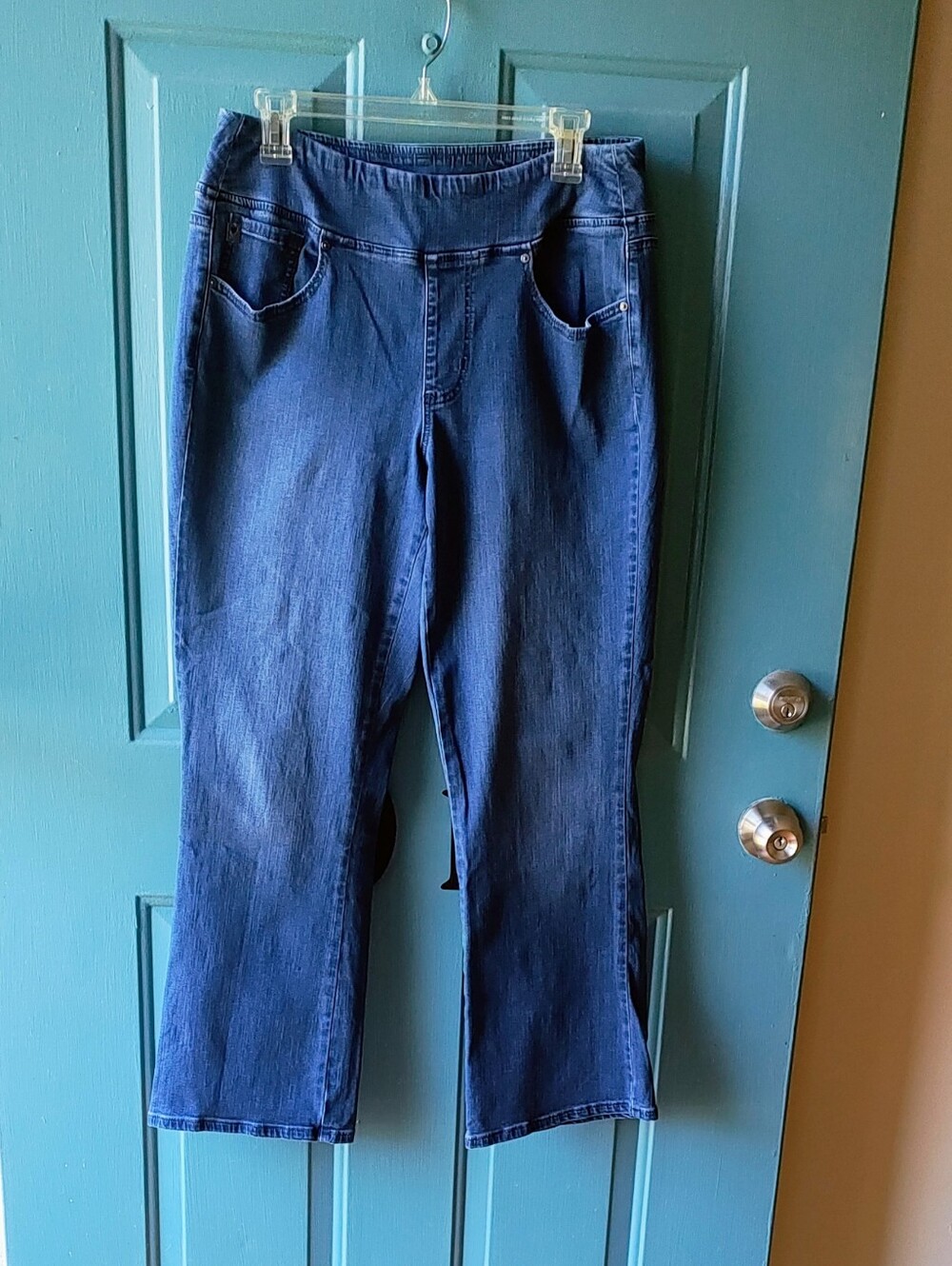 EUC- Belle By Kim Gravel Pull On Medium Blue Straight-Leg  Jeans